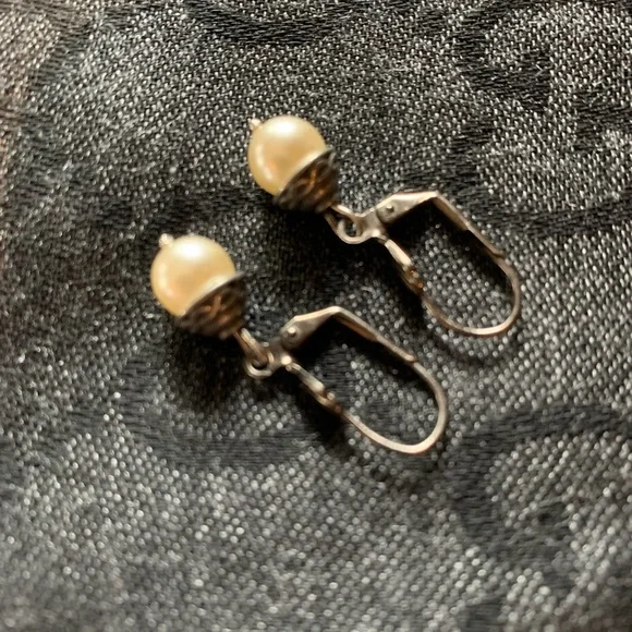 Silver & pearl necklace & earrings set. Both with filigree design by pearls - Picture 4 of 5